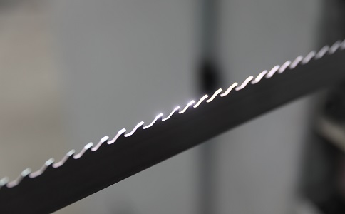 张家口双金属带锯条产生切削噪音的原因具体有哪些？